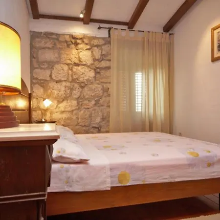 Rilovic House * Srednji Radovcici